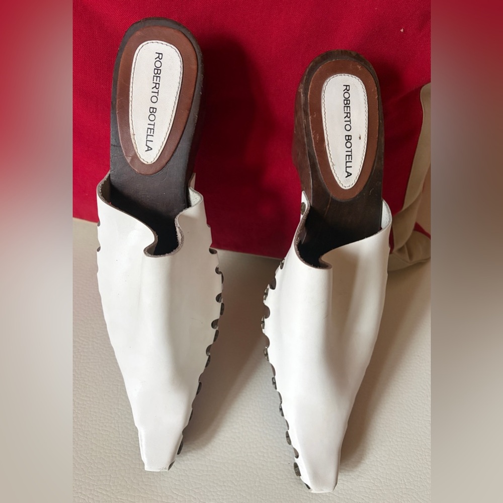 Roberto Botella Very unique and nice White leather Pointed Leather Slip-On Mules